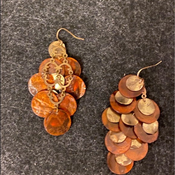 Mother of Pearl shell dangle earrings - Picture 5 of 5